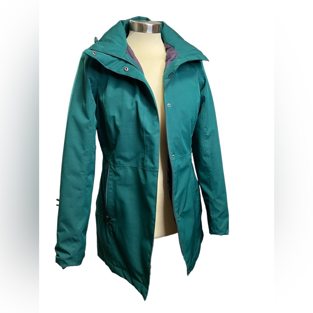The north face women’s insulated ancha parka II
Size small
Green